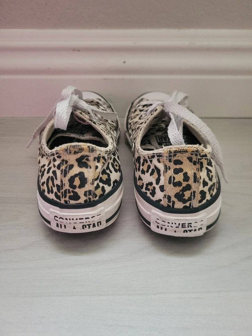 Converse All Star Kids Low-Top Leopard Print Sneakers in Leopard Print Size 11